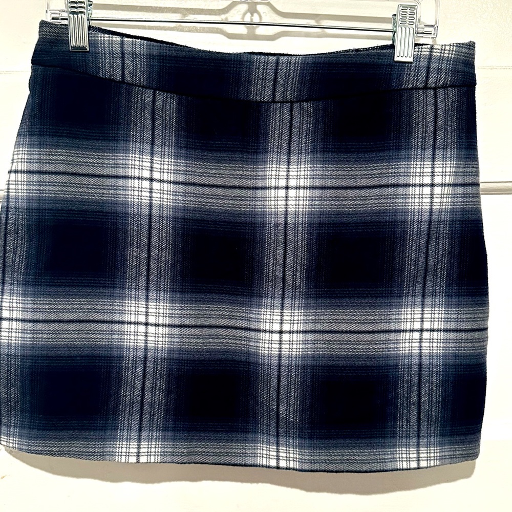 A&F super soft check skort Size M.